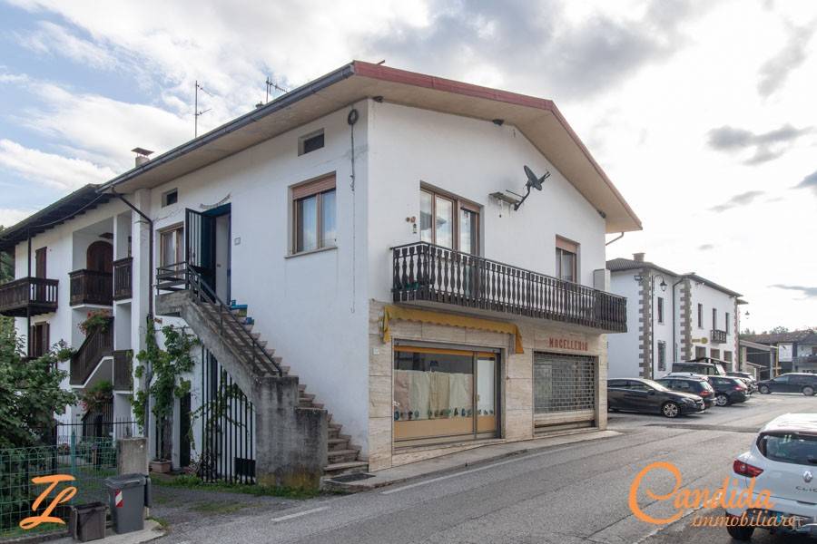 casa indipendente in vendita a Socchieve in zona Mediis