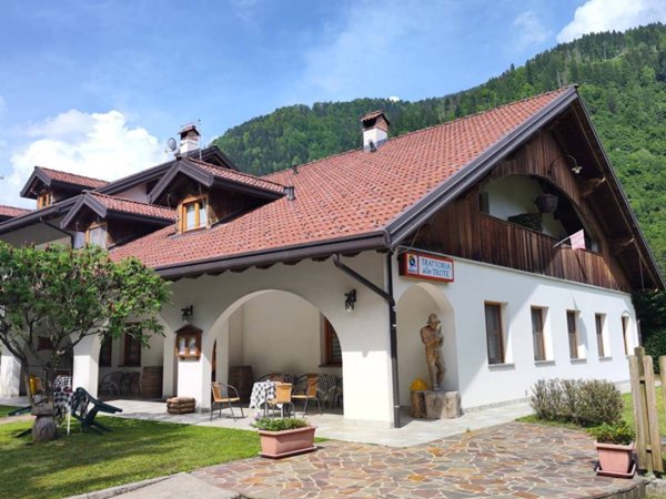negozio in vendita a Sutrio in zona Zoncolan