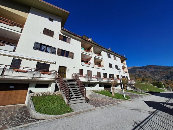 appartamento in vendita a Sutrio in zona Zoncolan