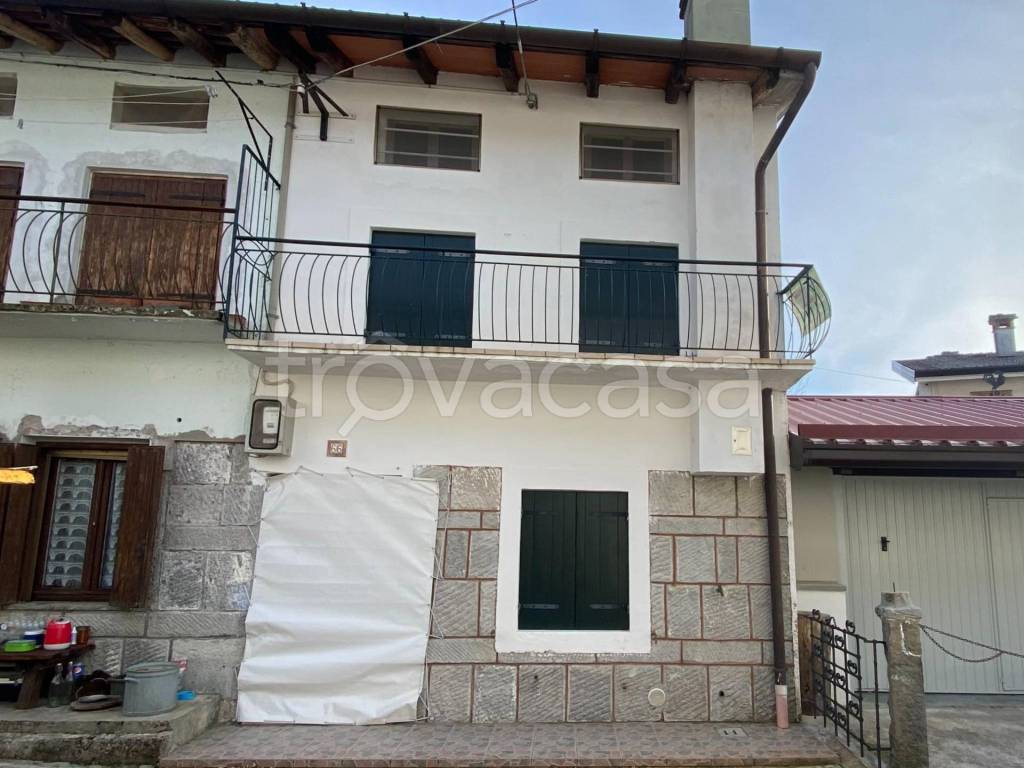 casa indipendente in vendita a Taipana in zona Platischis