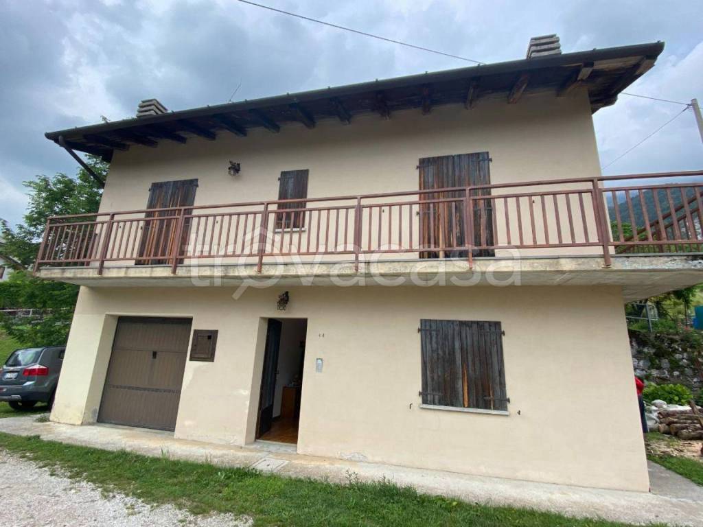 casa indipendente in vendita a Taipana in zona Monteaperta