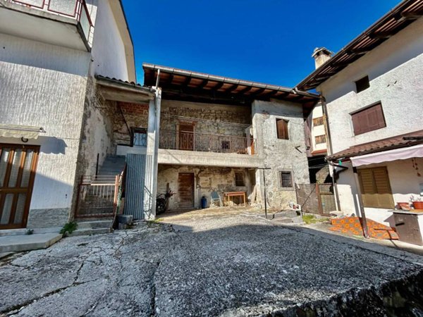 casa indipendente in vendita a Taipana in zona Platischis
