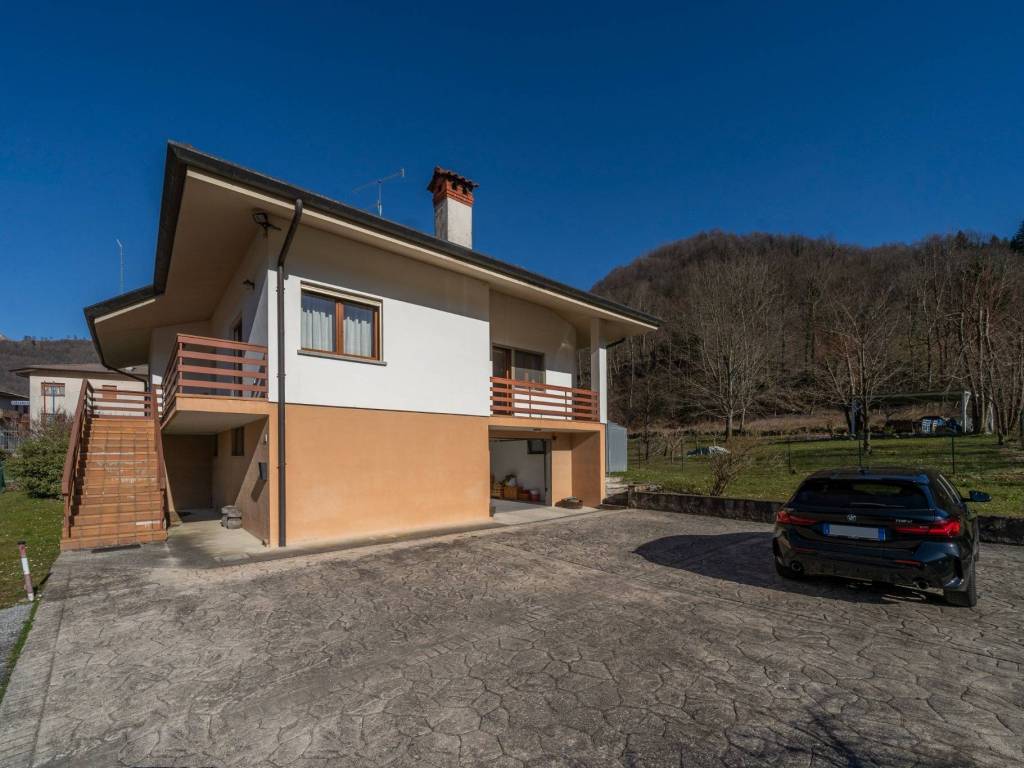 casa indipendente in vendita a Taipana