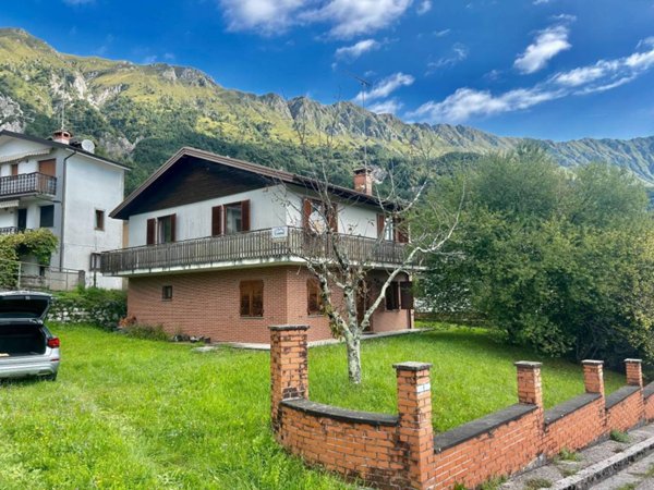casa indipendente in vendita a Taipana in zona Monteaperta
