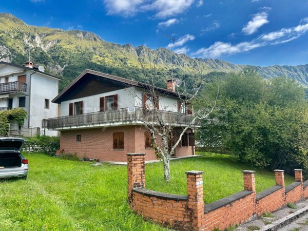 casa indipendente in vendita a Taipana in zona Monteaperta