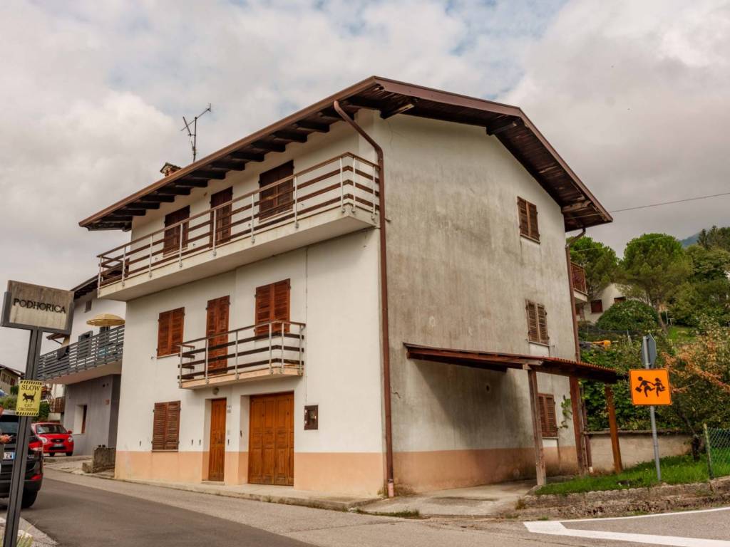 appartamento in vendita a Taipana in zona Monteaperta