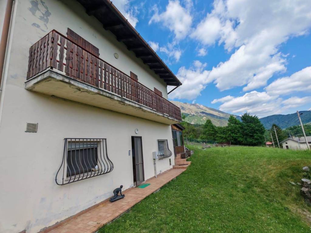 casa indipendente in vendita a Taipana in zona Monteaperta