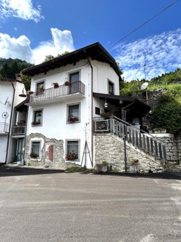 casa indipendente in vendita a Taipana in zona Prossenicco