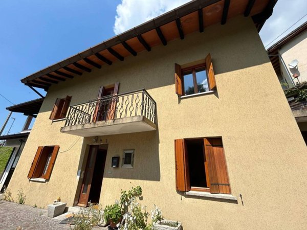 casa indipendente in vendita a Taipana in zona Cornappo