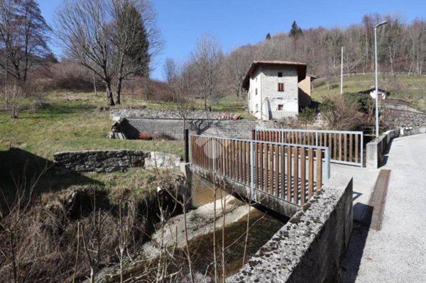 casa indipendente in vendita a Taipana