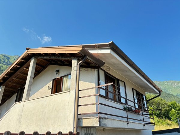 casa indipendente in vendita a Taipana in zona Monteaperta