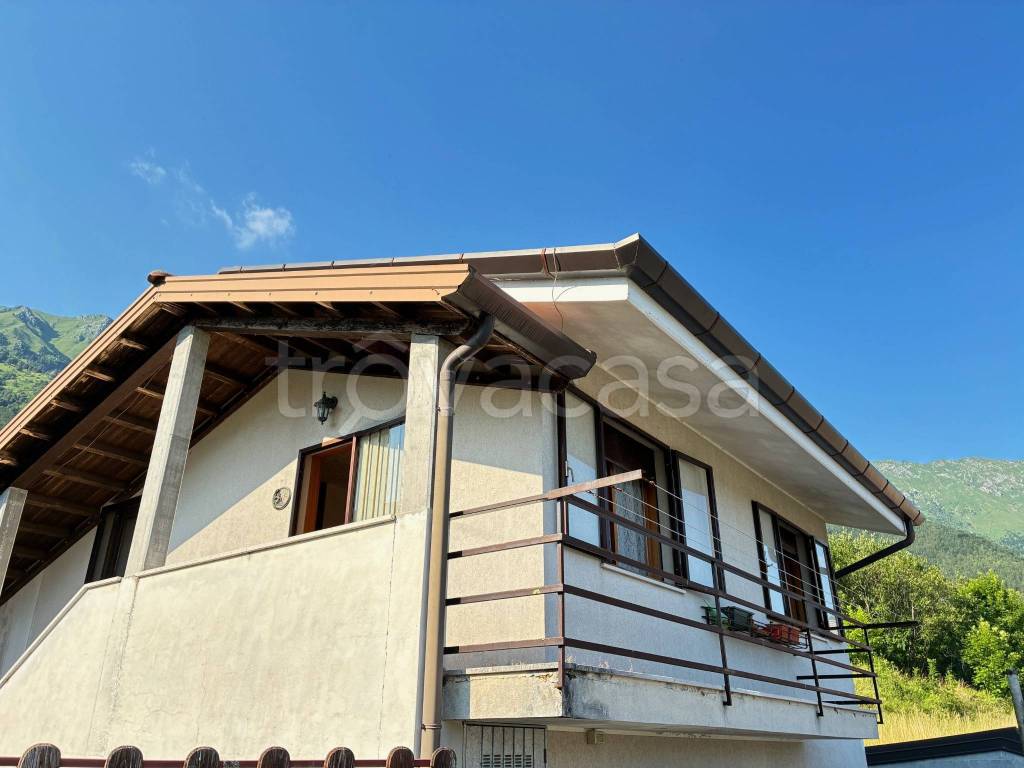 casa indipendente in vendita a Taipana in zona Monteaperta