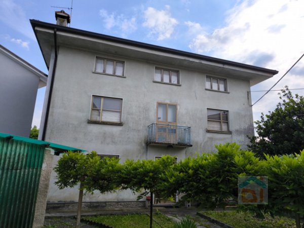 casa indipendente in vendita a Talmassons in zona Flambro