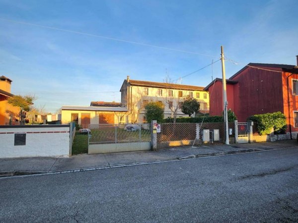 casa indipendente in vendita a Talmassons in zona Flumignano