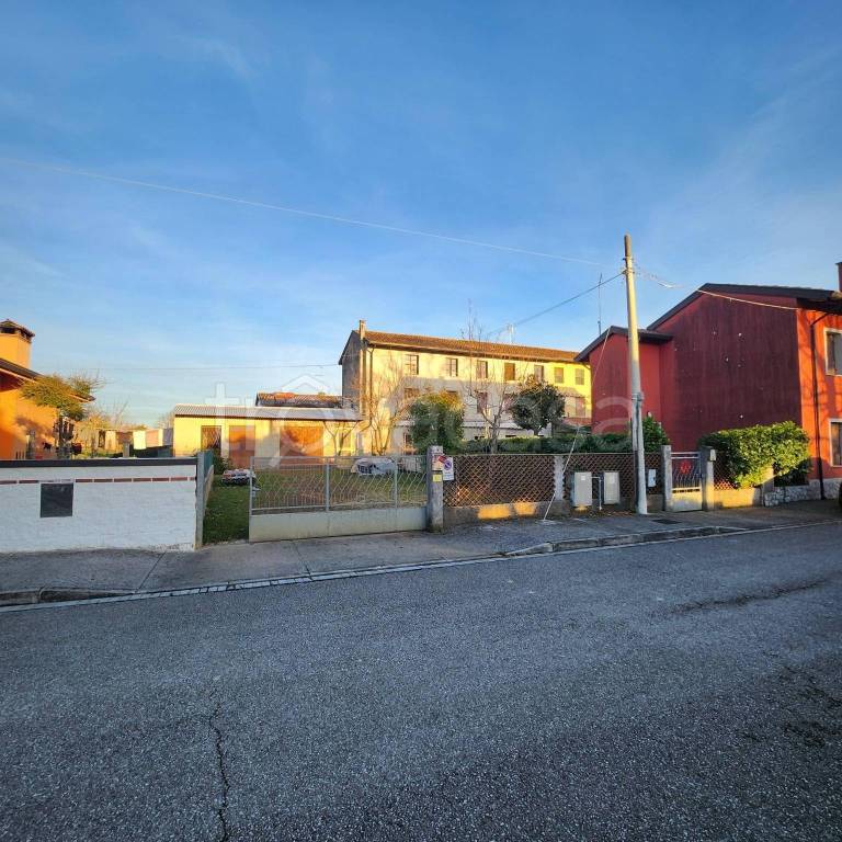 casa indipendente in vendita a Talmassons in zona Flumignano