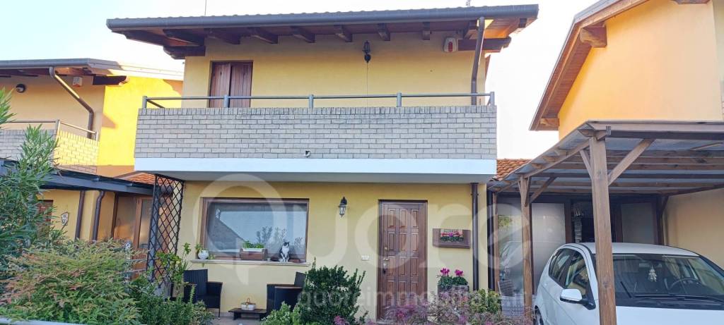 casa indipendente in vendita a Talmassons in zona Flumignano