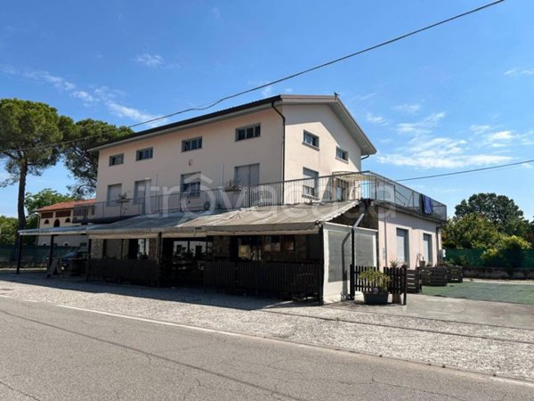 negozio in vendita a Talmassons in zona Sant'Andrat