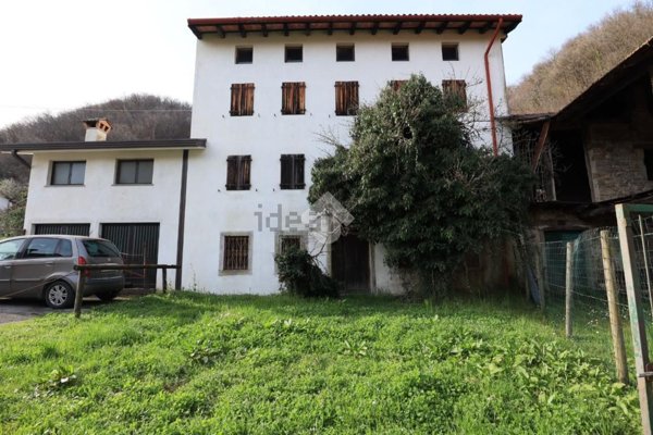 casa indipendente in vendita a Tarcento