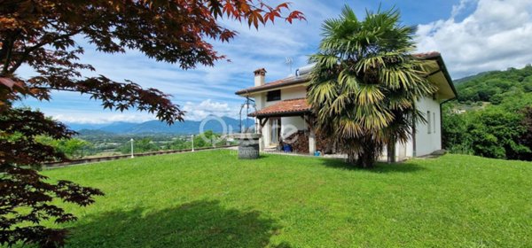 casa indipendente in vendita a Tarcento