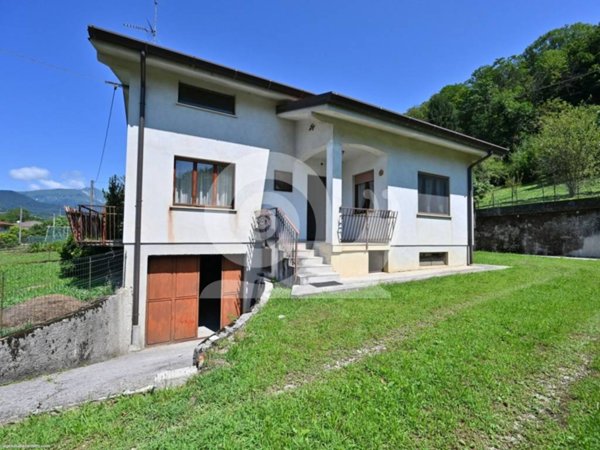 casa indipendente in vendita a Tarcento
