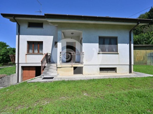 casa indipendente in vendita a Tarcento