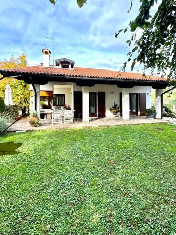 casa indipendente in vendita a Tarcento