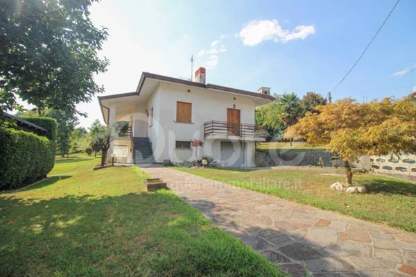 casa indipendente in vendita a Tarcento in zona Collerumiz