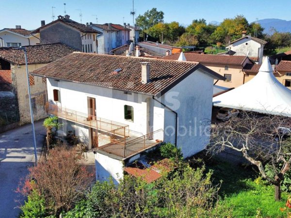 casa indipendente in vendita a Tarcento in zona Collerumiz