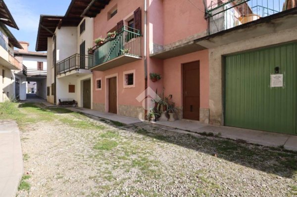 casa indipendente in vendita a Tarcento