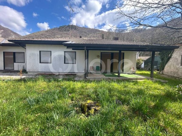 casa indipendente in vendita a Tarcento in zona Ciseriis