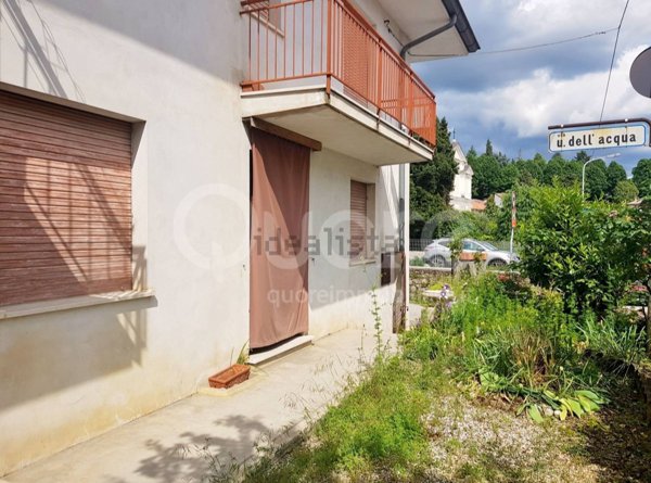 casa indipendente in vendita a Tarcento in zona Segnacco