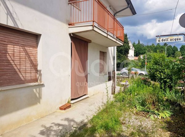 casa indipendente in vendita a Tarcento in zona Segnacco