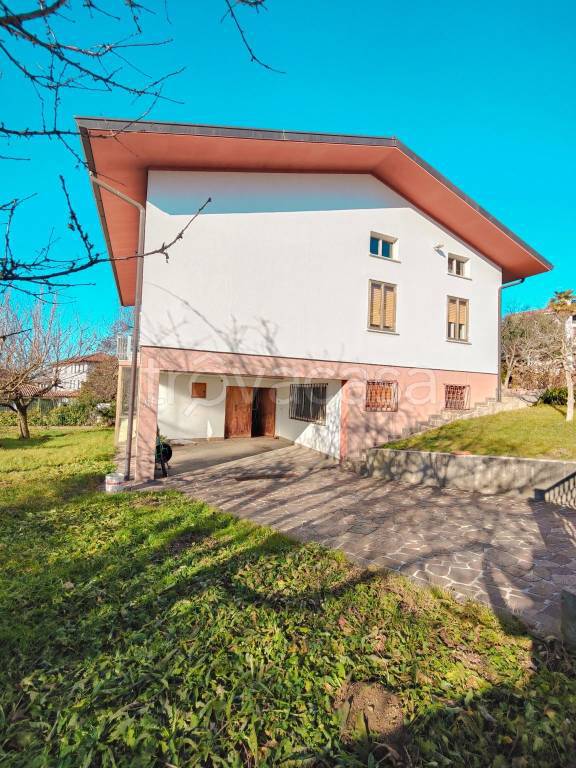 casa indipendente in vendita a Tarcento in zona Segnacco