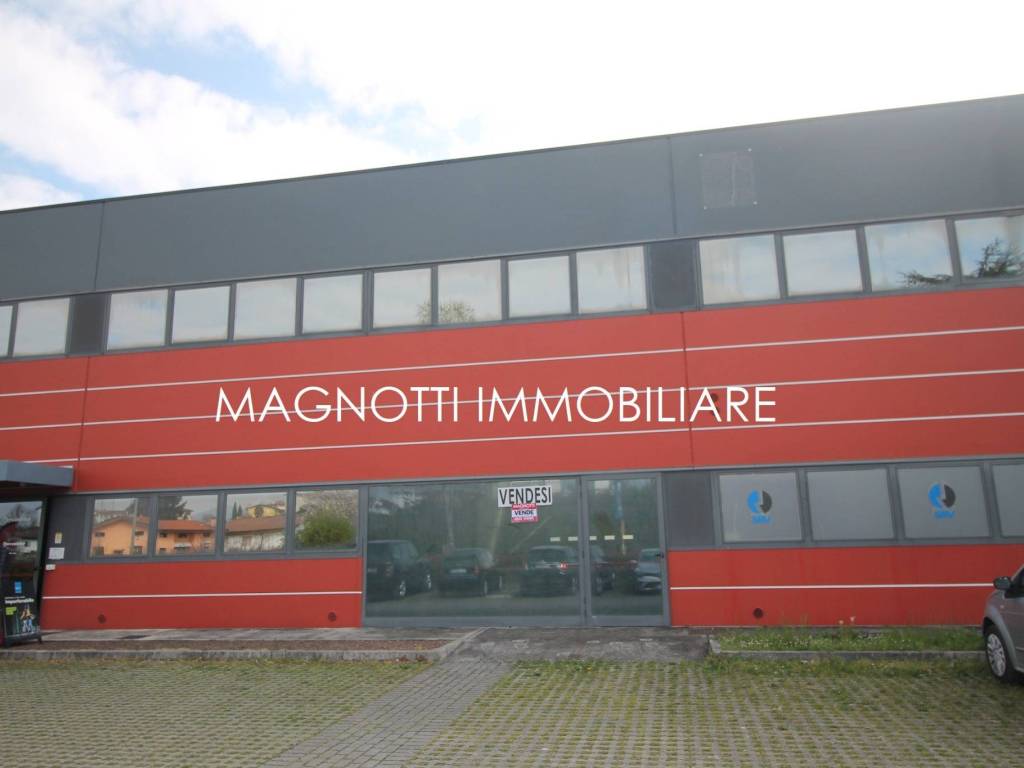 locale commerciale in vendita a Tarcento in zona Collalto