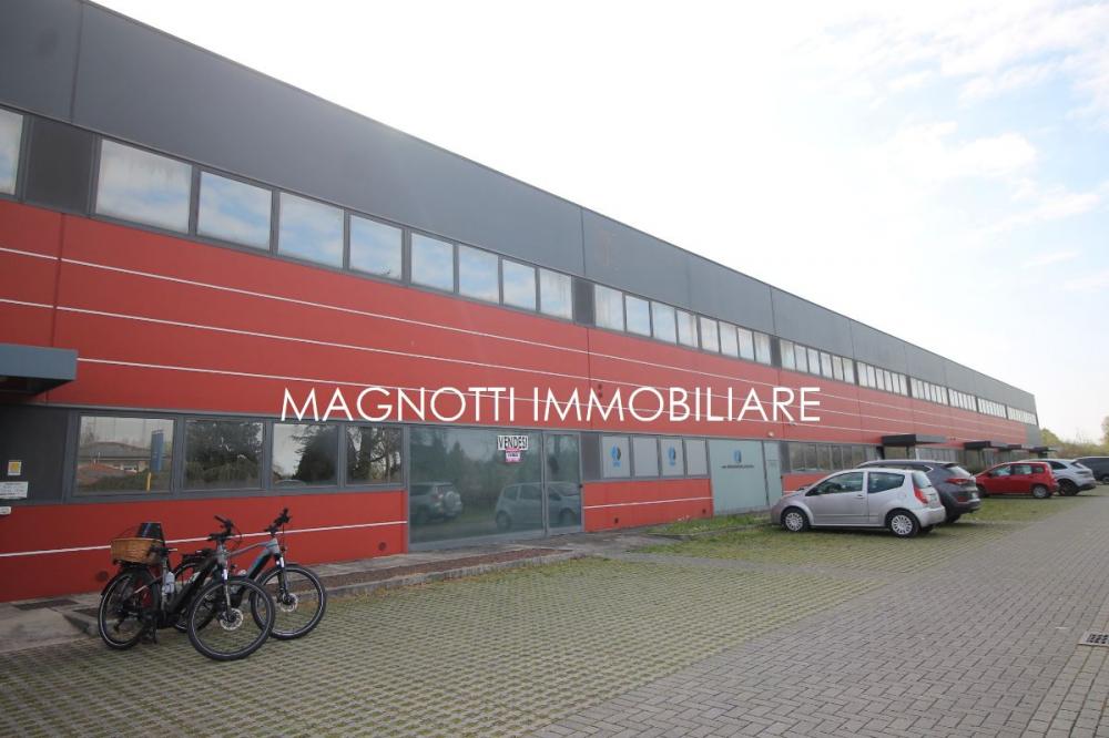 capannone in vendita a Tarcento