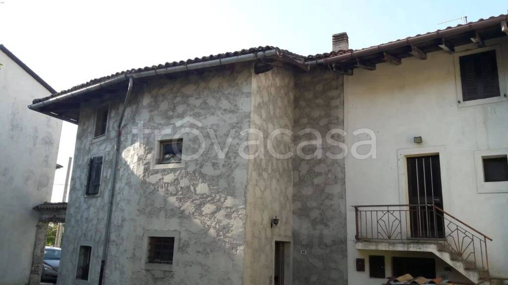 casa indipendente in vendita a Tarcento in zona Segnacco