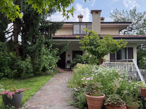 casa indipendente in vendita a Tarcento