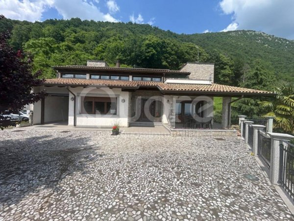 casa indipendente in vendita a Tarcento in zona Sedilis