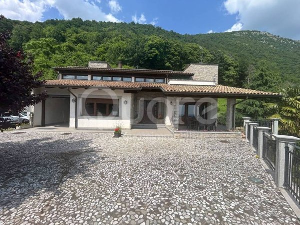 casa indipendente in vendita a Tarcento in zona Sedilis