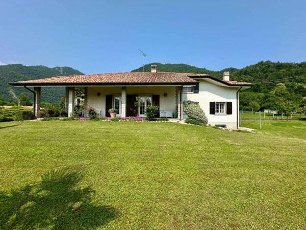 casa indipendente in vendita a Tarcento in zona Ciseriis