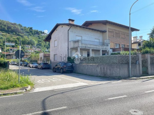 casa semindipendente in vendita a Tarcento