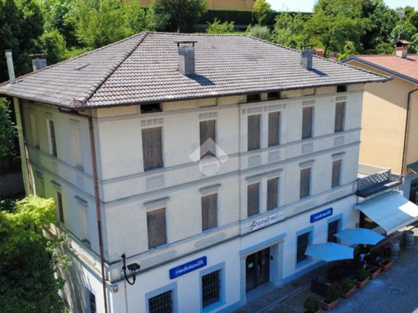 negozio in vendita a Tarcento