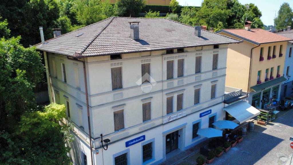 negozio in vendita a Tarcento