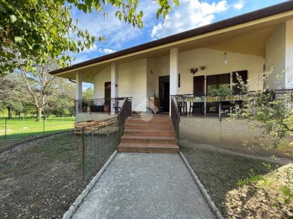 casa indipendente in vendita a Tarcento in zona Molinis