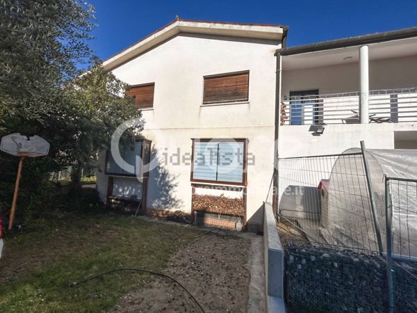 casa indipendente in vendita a Tarcento
