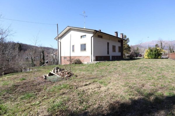 casa indipendente in vendita a Tarcento