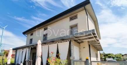 negozio in vendita a Tarcento