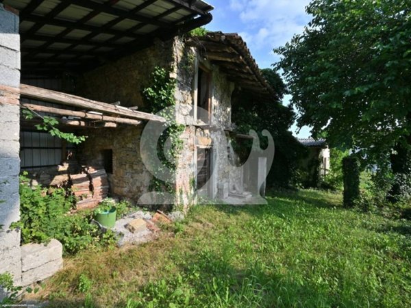 casa indipendente in vendita a Tarcento