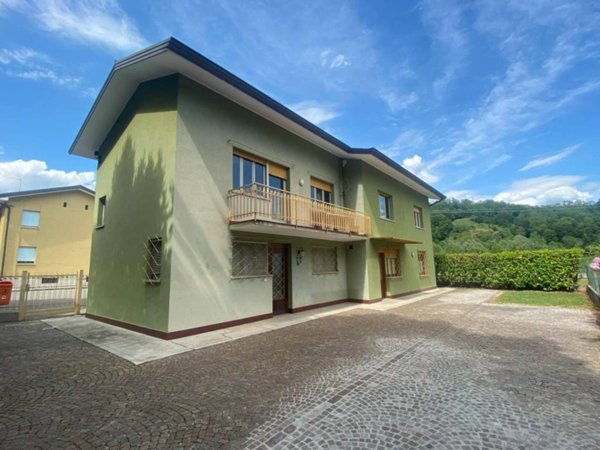 casa indipendente in vendita a Tarcento