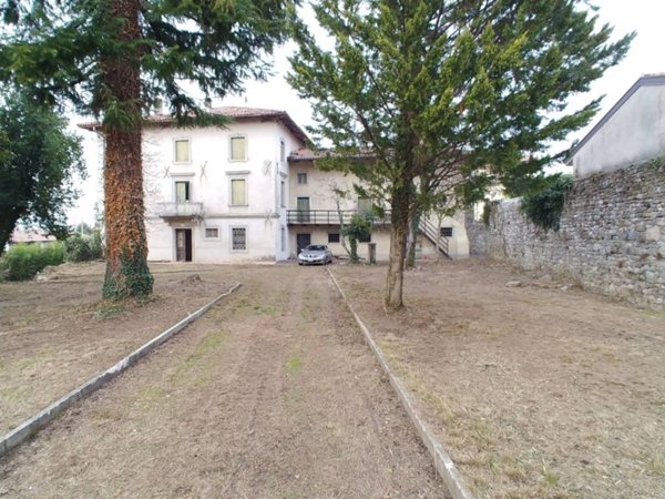 casa indipendente in vendita a Tarcento in zona Loneriacco